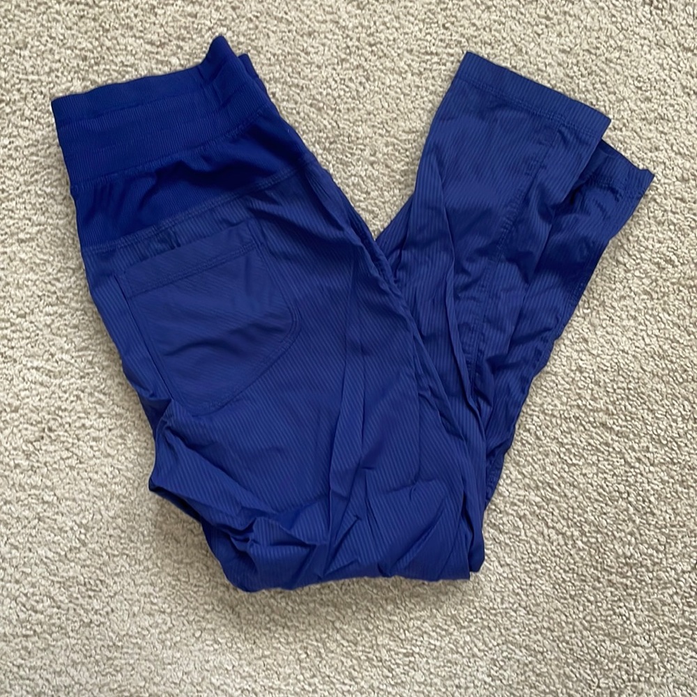 Lululemon 3/4 length Joggers